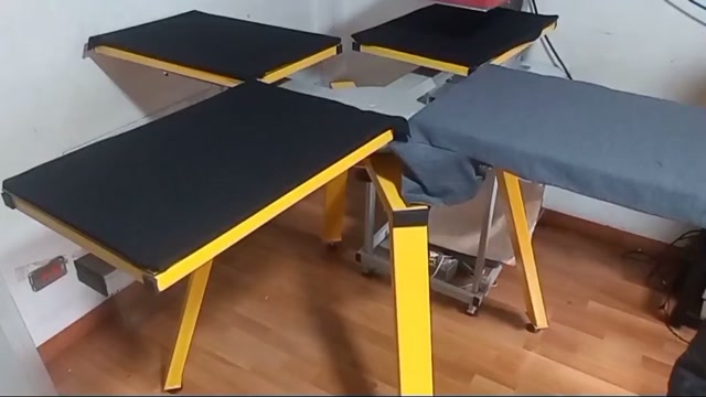 Pulpo de serigrafía Alta Gama con estructura amarilla y estaciones negras